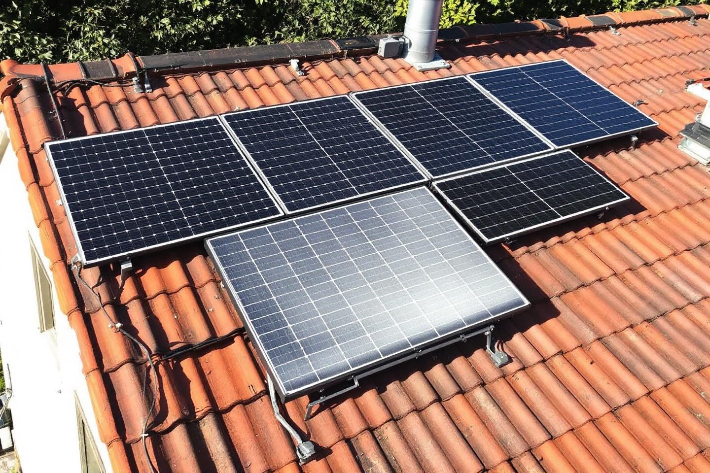Pourquoi le suvi des procédures d’audit administratif renforce la crédibilité et la pérennité d'une installation de panneaux solaires en entreprise ?