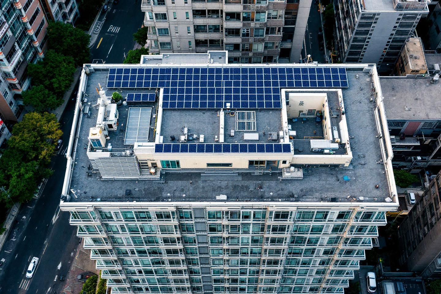 Les hôtels peuvent-ils profiter de la location de toiture photovoltaïque ?