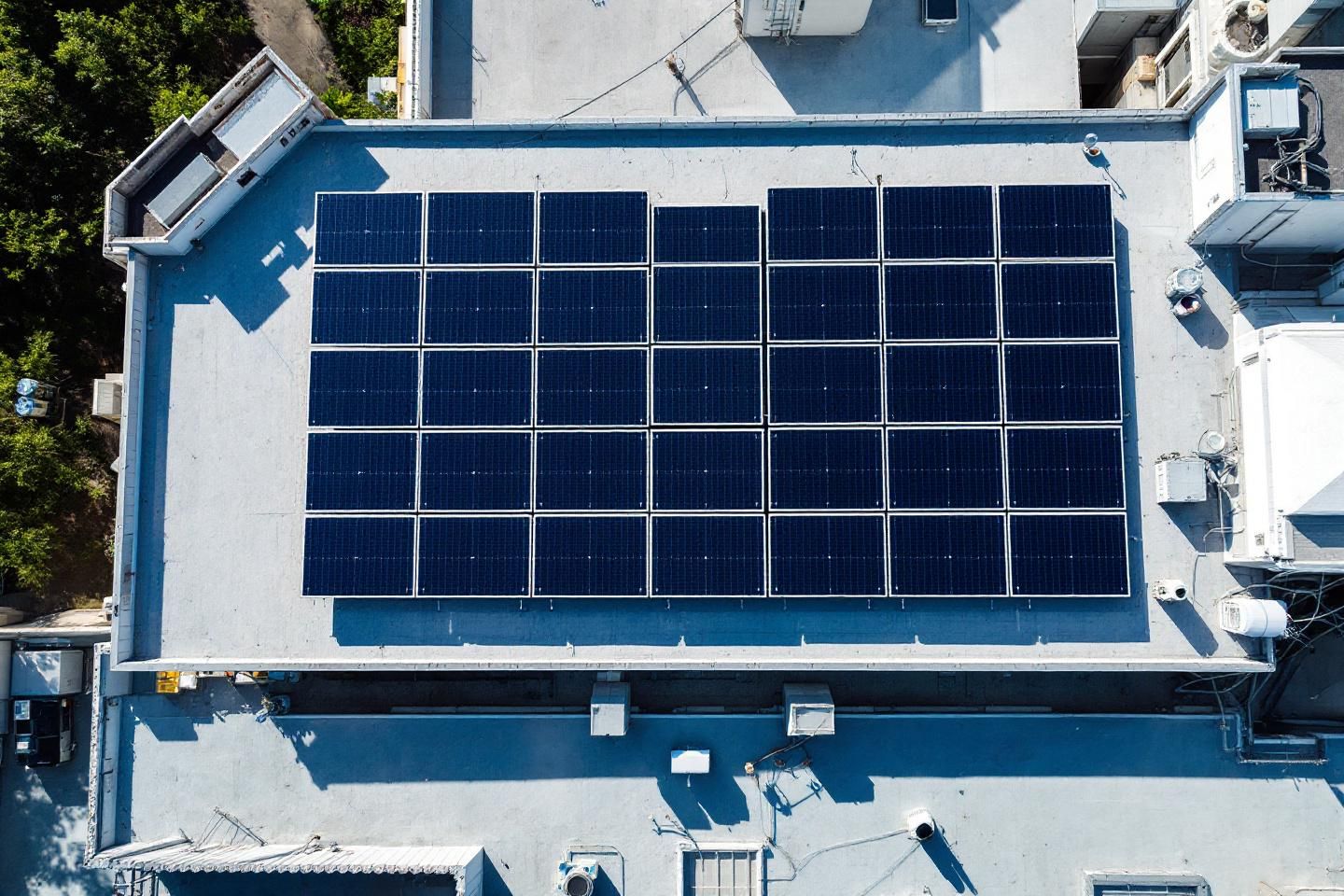 Pourquoi le leasing de toiture photovoltaïque séduit-il autant les collectivités locales ?