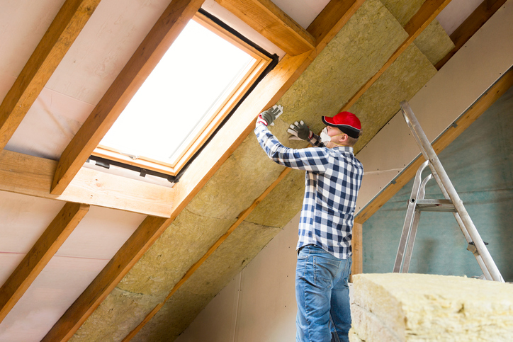 Isolation des combles d'une maison pour rénovation énergétique avec Isowatt.