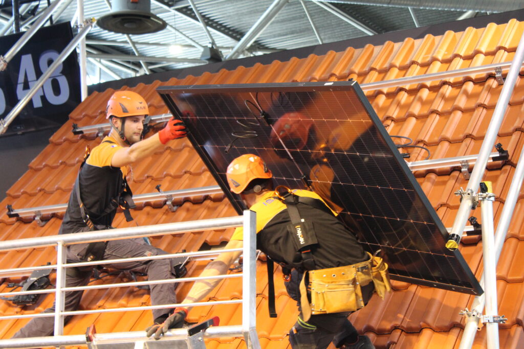 Isowatt grand vainqueur des European Solar Games 2025 grâce à la formation installateur photovoltaïque