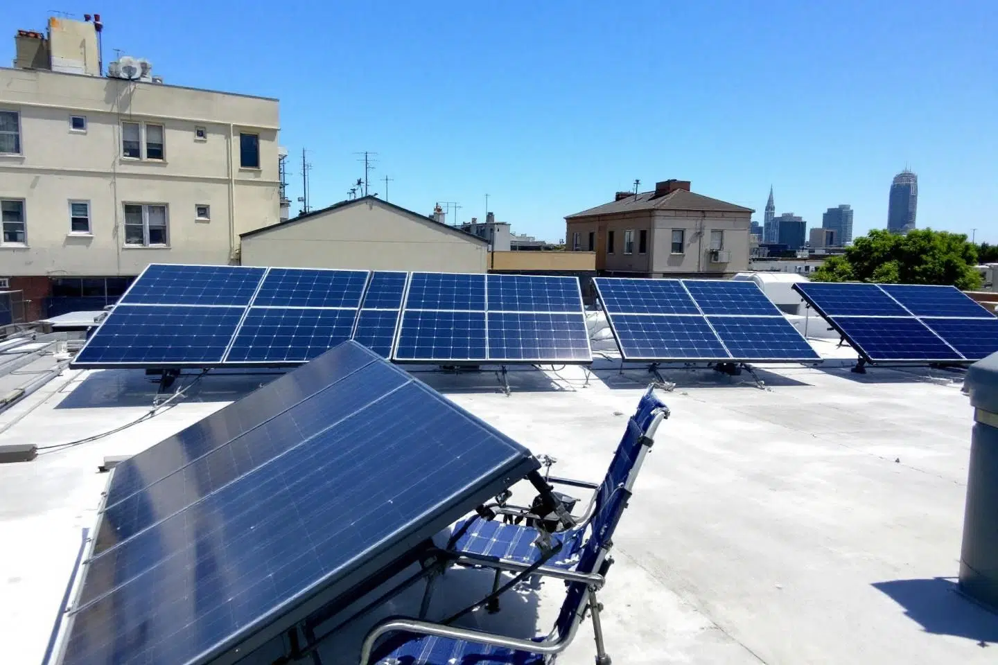 En quoi les panneaux solaires et panneaux photovoltaïques encouragent une économie circulaire grâce à des matériaux en grande partie recyclables ?