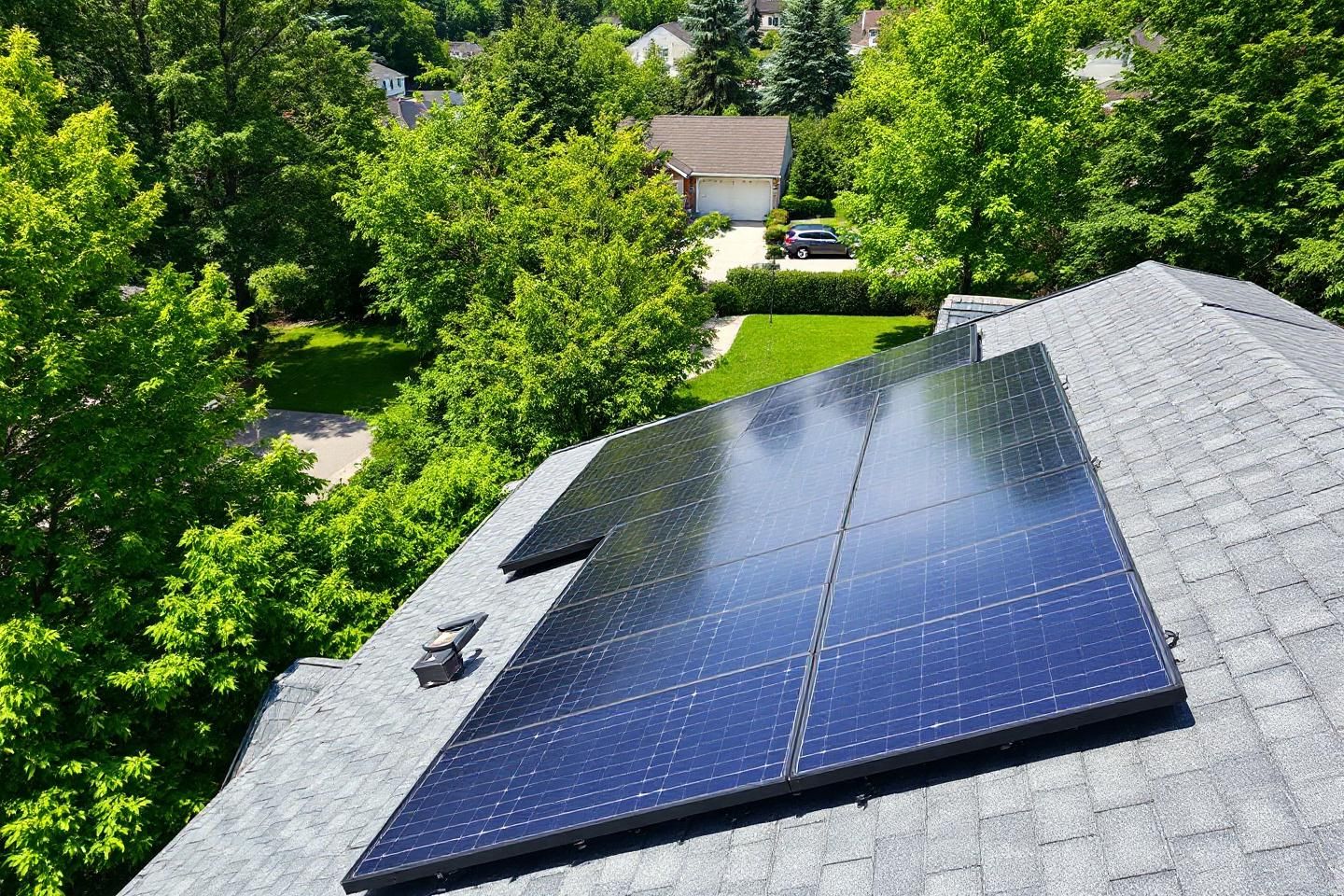 Comment les exonérations fiscales locales réduisent-elles le temps nécessaire pour rentabiliser une location de panneau solaire ?