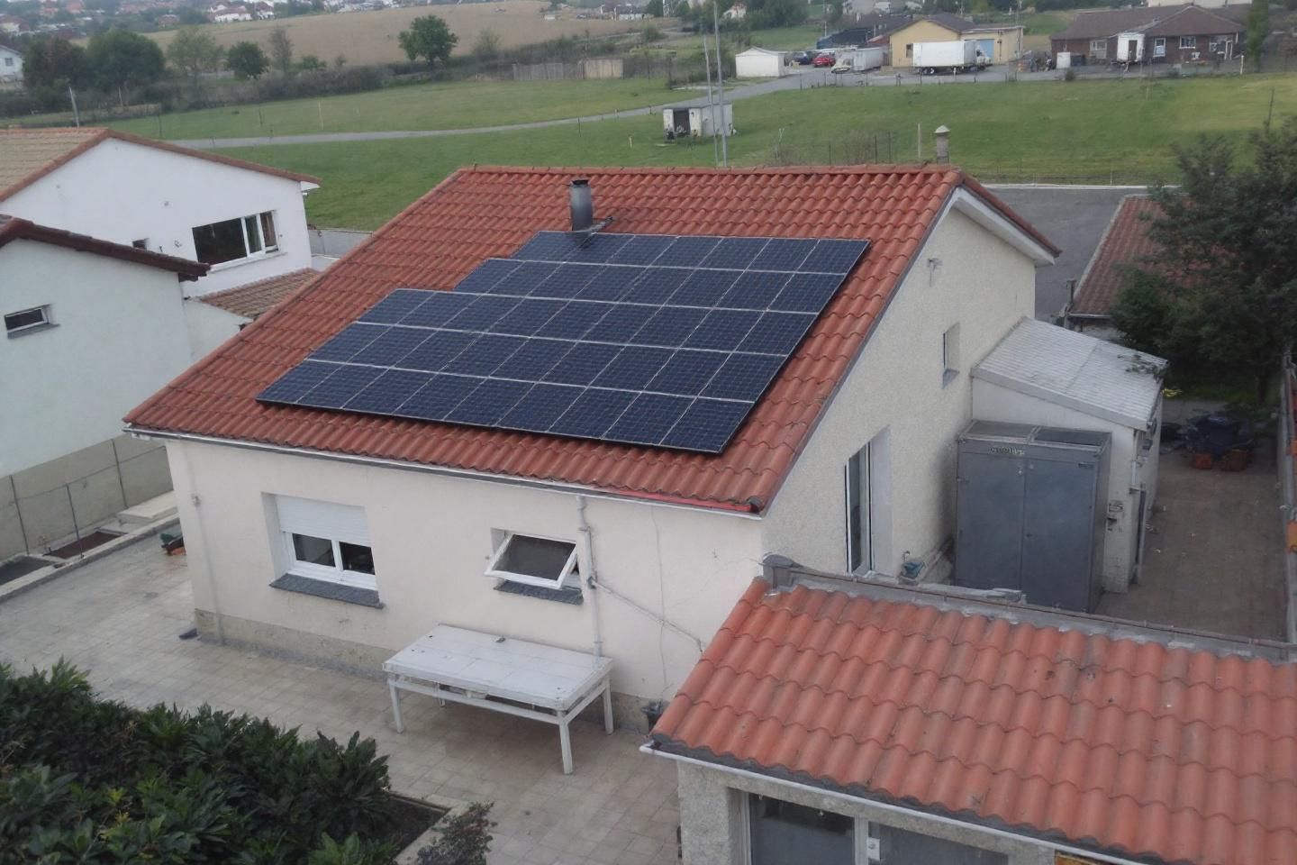 Pourquoi la TVA sur une location de panneau solaire constitue-t-elle un levier de récupération partielle de vos investissements ?