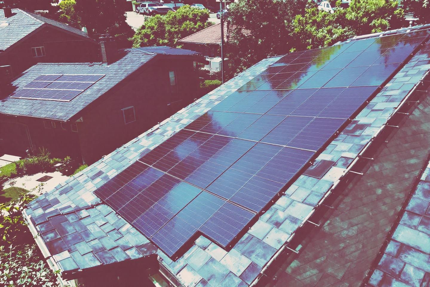 Comment la location de panneau solaire diminue-t-elle l’empreinte carbone des foyers ?